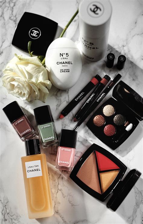 Chanel Spring 2018 Makeup Collection 